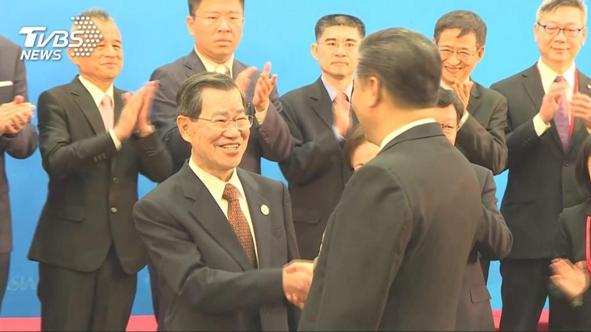 蕭萬長與習近平會面（圖／TVBS資料畫面）