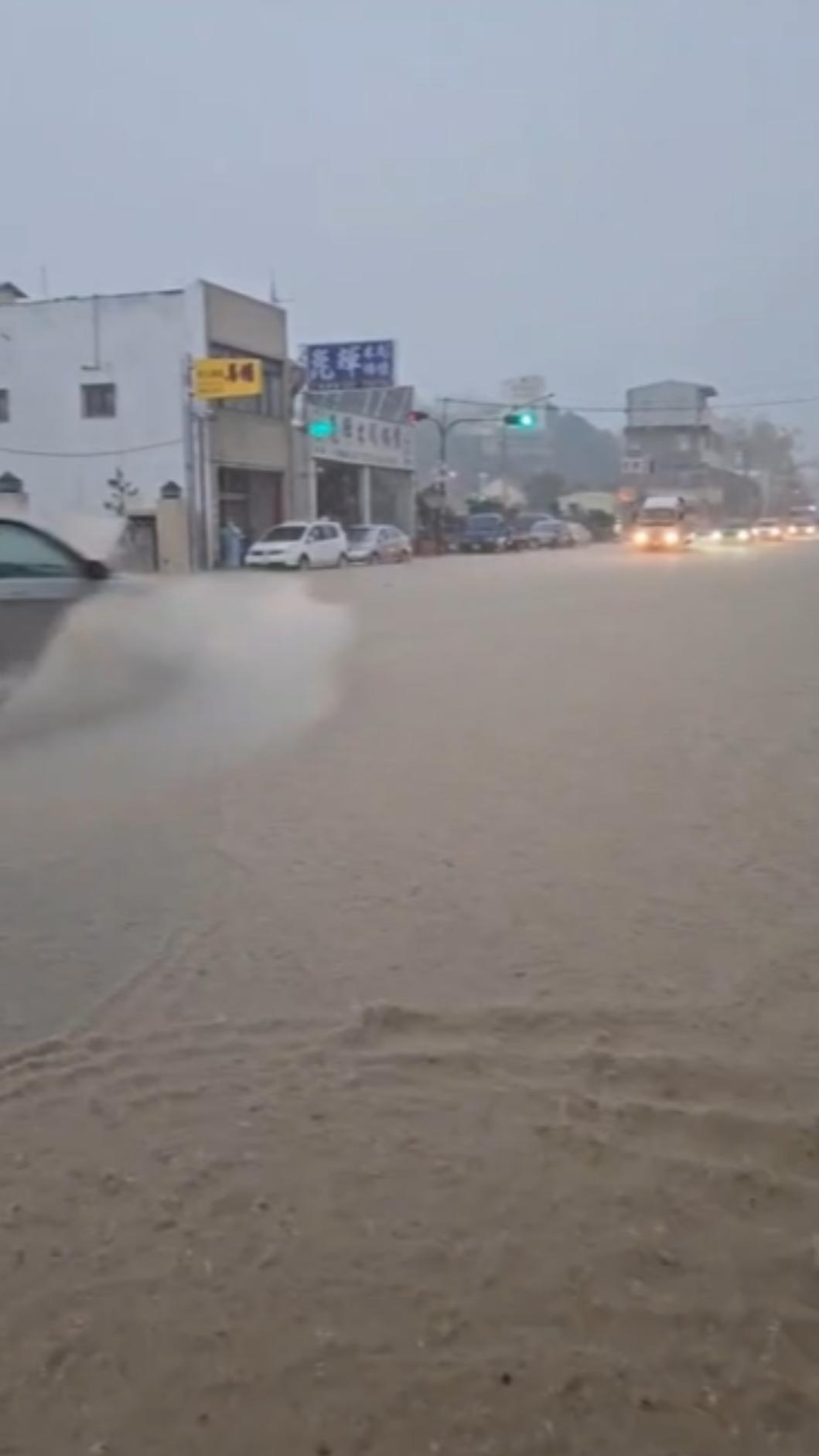 苗栗多地傳出淹水災情。（圖／民眾授權提供）