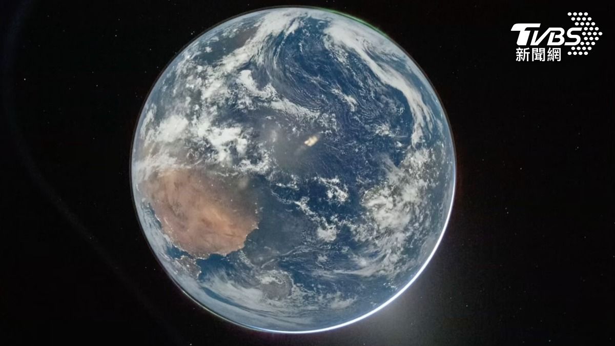 NASA「阿提米絲二號」捕捉震撼影像　繞月任務傳回地球美照　