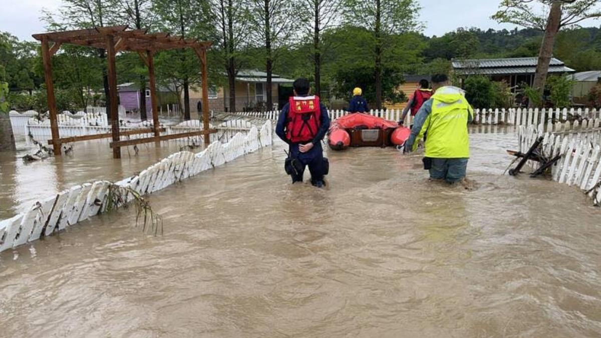 新竹北埔、峨眉暴雨淹村!清晨突發淹水 10多人驚險脫困
