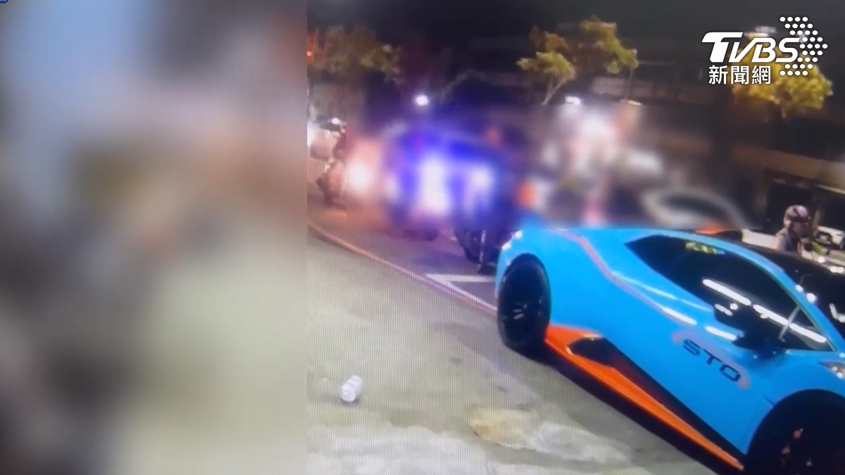 男子酒駕還無照駕車,一共開出最高25萬元的罰單,車牌也被扣,而且這超跑還是男子租來的。(圖/TVBS)