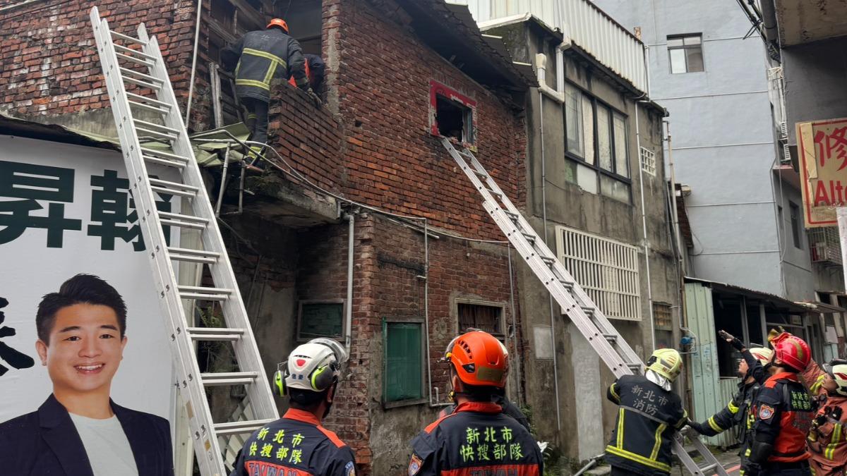 快訊/新北土城老磚房「屋頂突坍塌」 1人受困搶救中