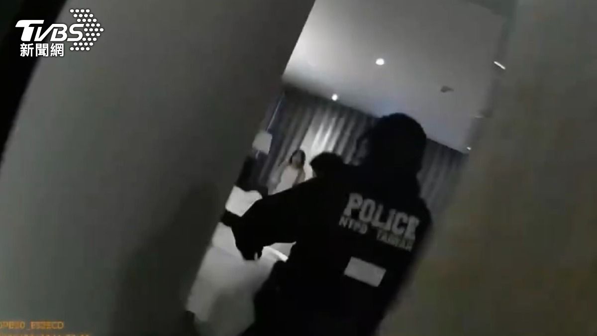 新店2男1女擠旅館!警破門搜出大量毒品 她還是通緝犯