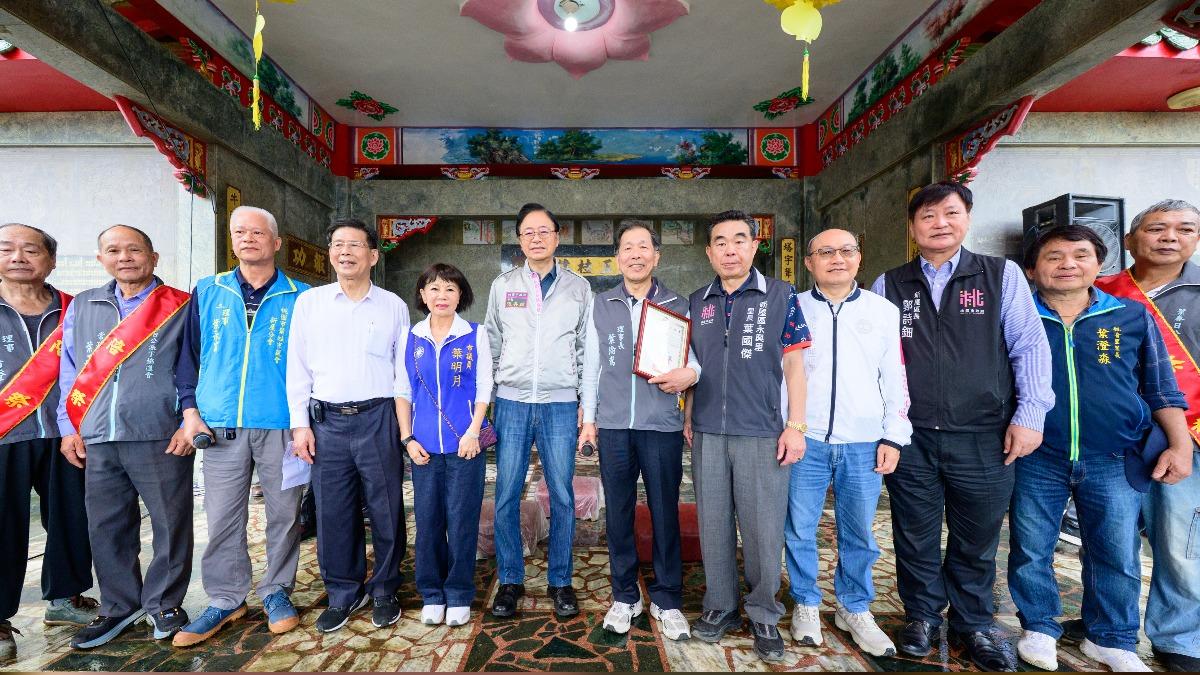 桃園市長張善政出席活動並頒發文資證書。(圖/桃園市政府提供)