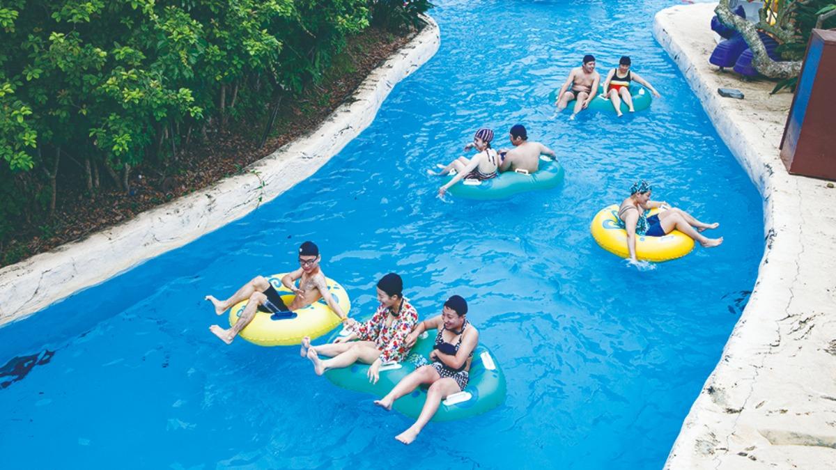 麗寶樂園打造「水陸雙樂園+購物娛樂」的一站式休閒體驗。(圖/翻攝自麗寶樂園馬拉灣官網)