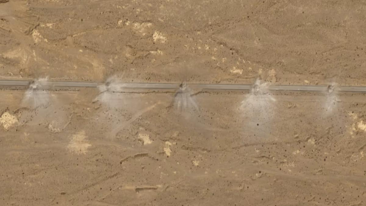 美軍狂轟28大坑「狠斷伊朗追殺道路」!F-15E墜毀處衛星照曝光