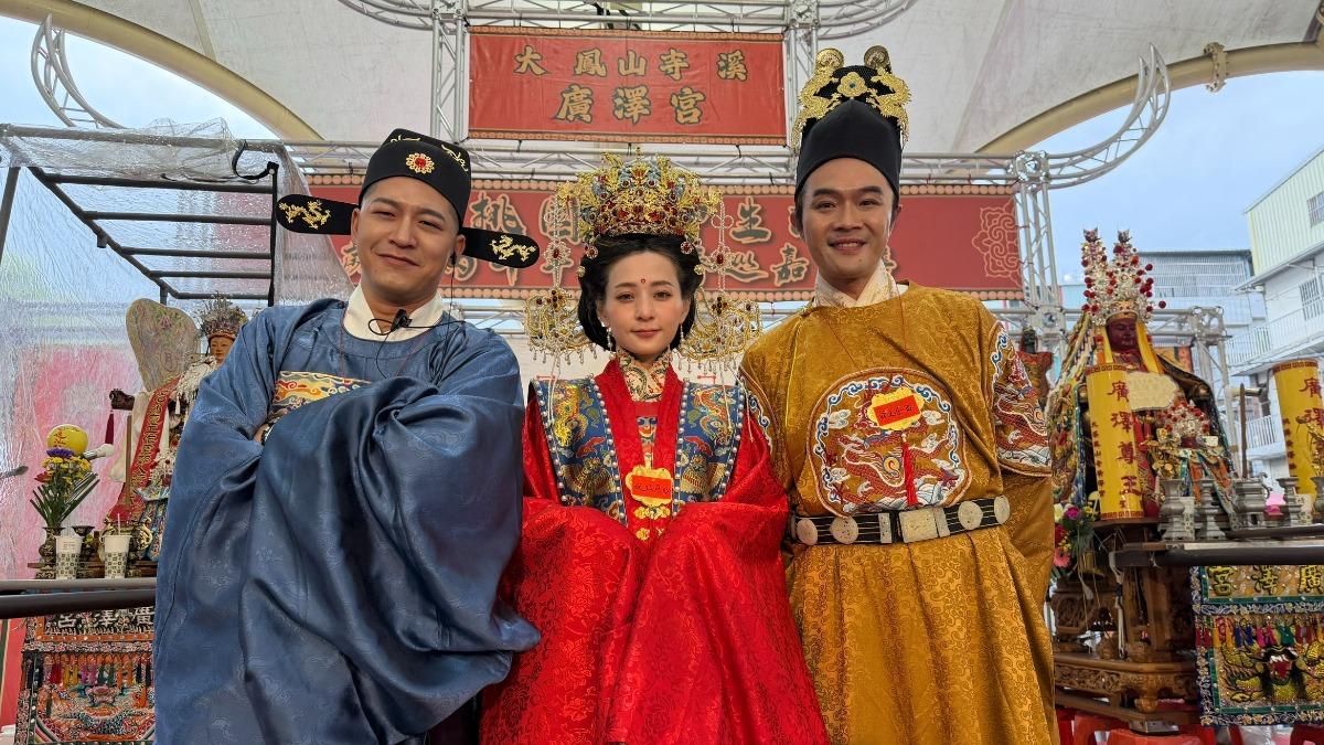 草爺、本本、柯大堡(右一)現身「神行盃」現場。(圖/神行盃提供)
