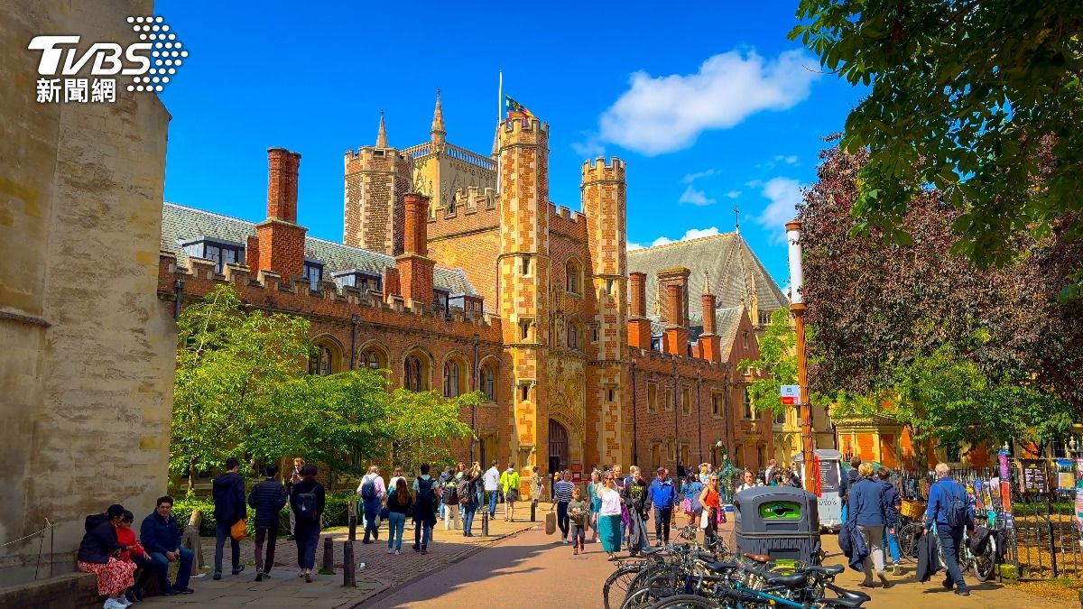 不少網友表示，要考進劍橋大學數學系並非易事。（示意圖／shutterstock達志影像）