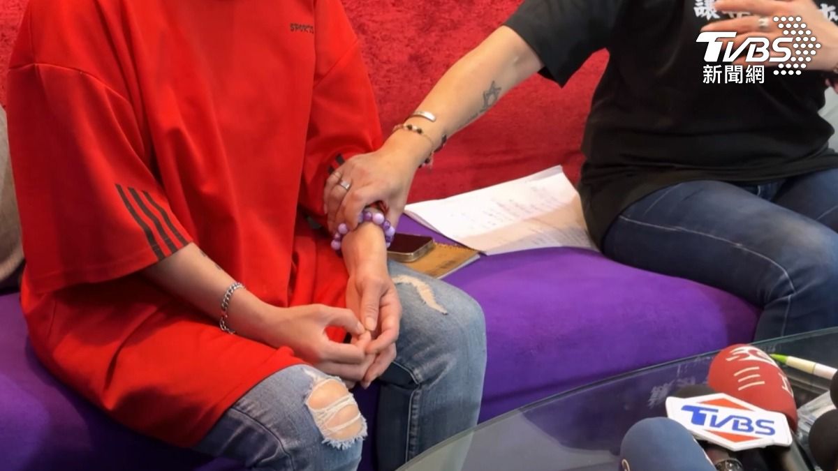 孔姓妹妹談及此事時仍聲音顫抖，她表示非常害怕對方真的會來報復。（圖／TVBS）