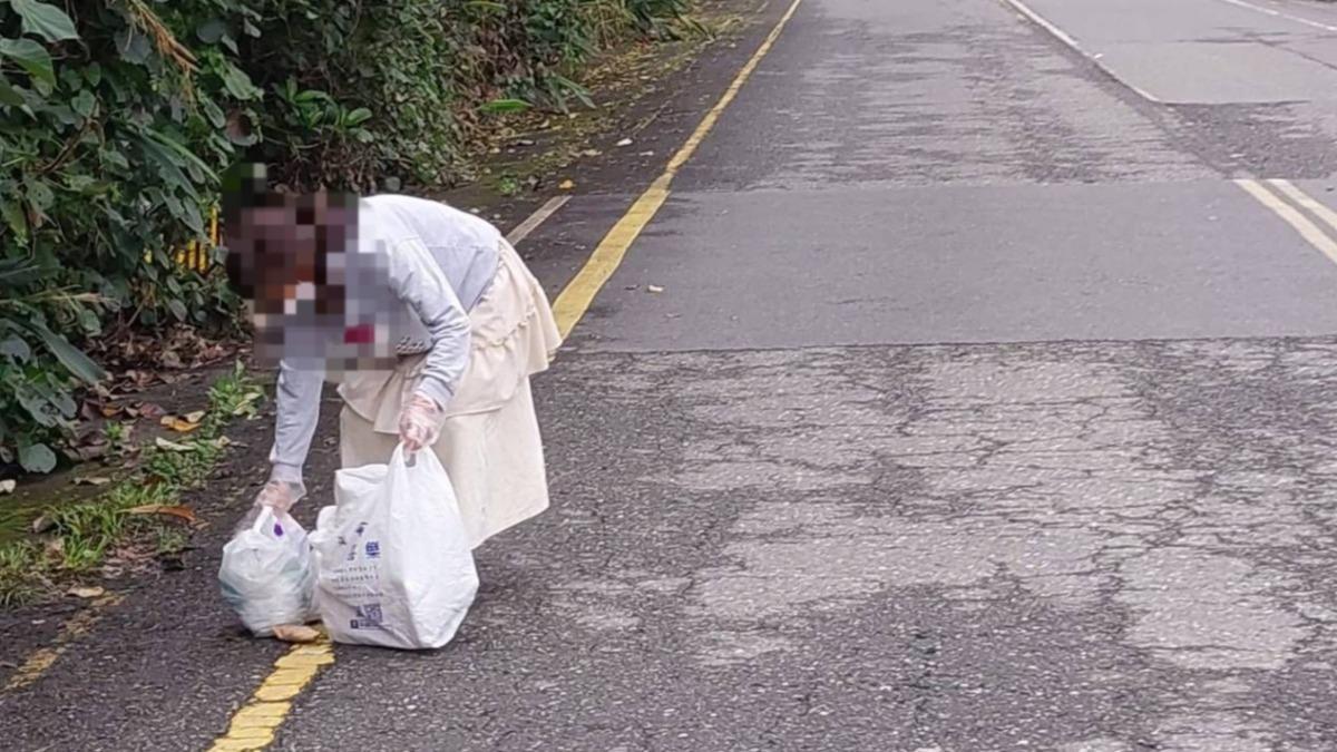 貪方便亂丟垃圾，五結女子遭抓包恐吃罰單。（圖／宜蘭知識+）