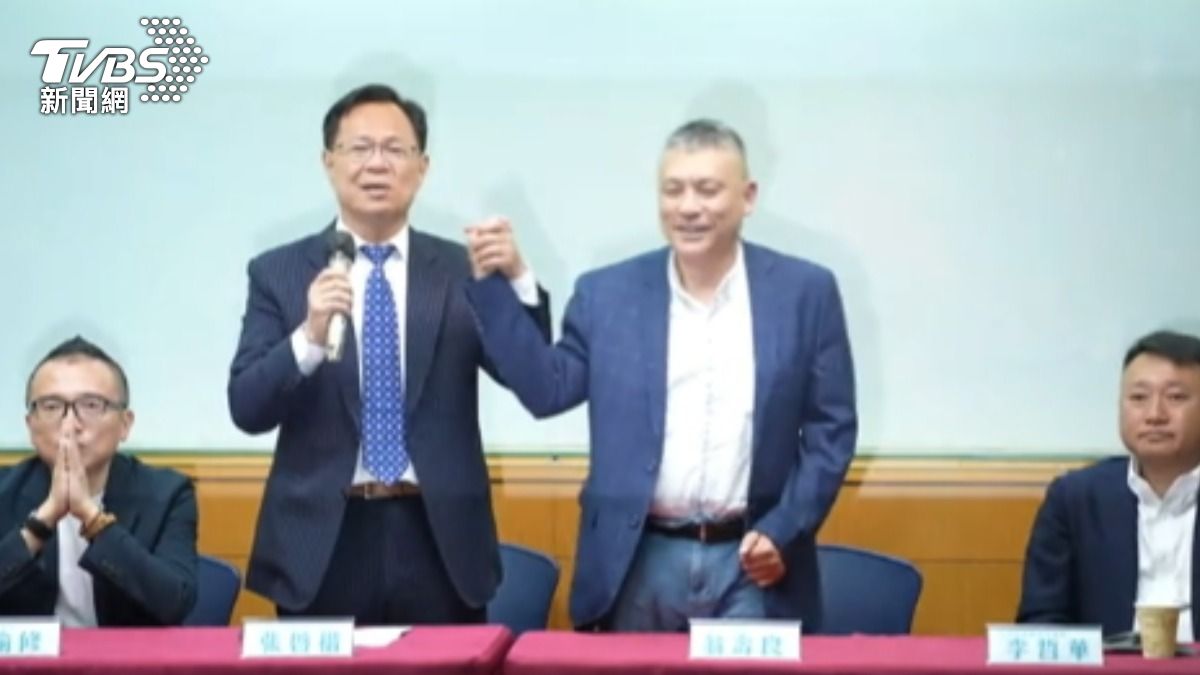 嘉市藍白合出線！　張啓楷邀翁壽良任主委。（圖／TVBS）