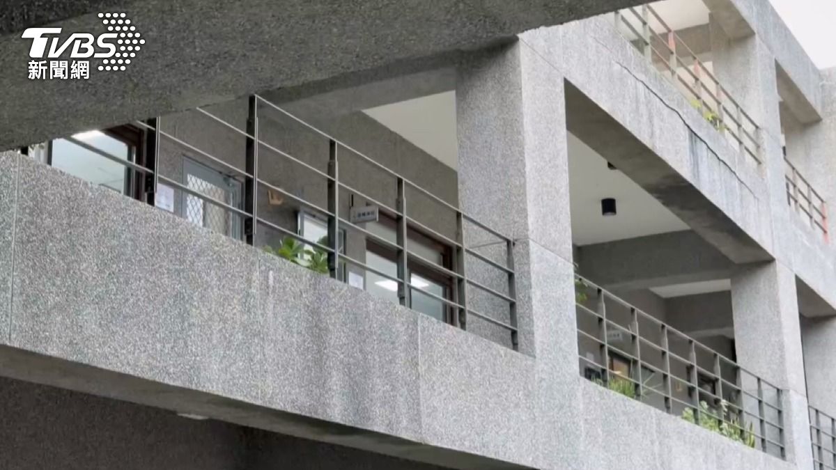 台東大學一名在職專班學生，控訴在學校遭霸凌，因為被踢出班級群組，整學期找不到教室上課（圖／TVBS）