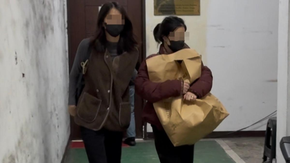 新北曳引車打滑輾斃失聯移工 越南妻指認亡夫衣物崩潰