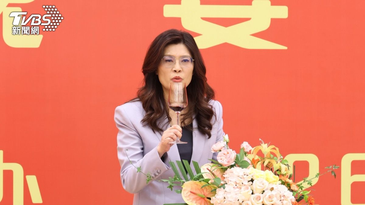 鄭麗文今赴中山陵!上海行程也曝光 參訪「美團」外賣、夜遊黃浦江