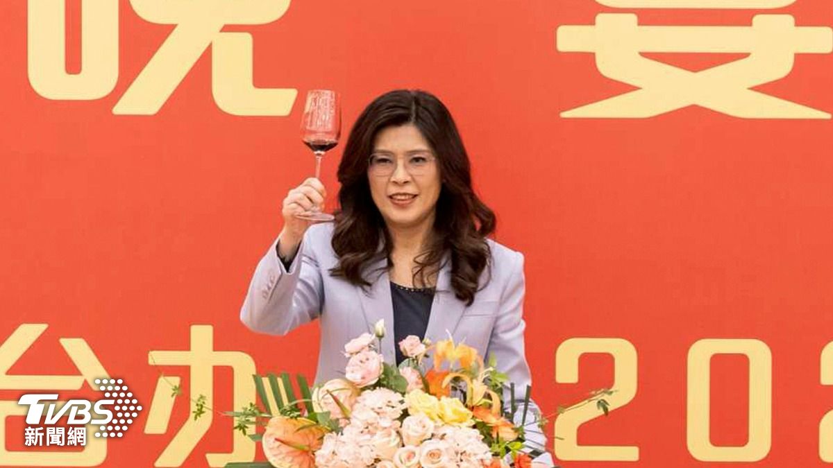 安排鄭麗文訪中 彭博:習向美傳遞「台灣不干你事」訊息