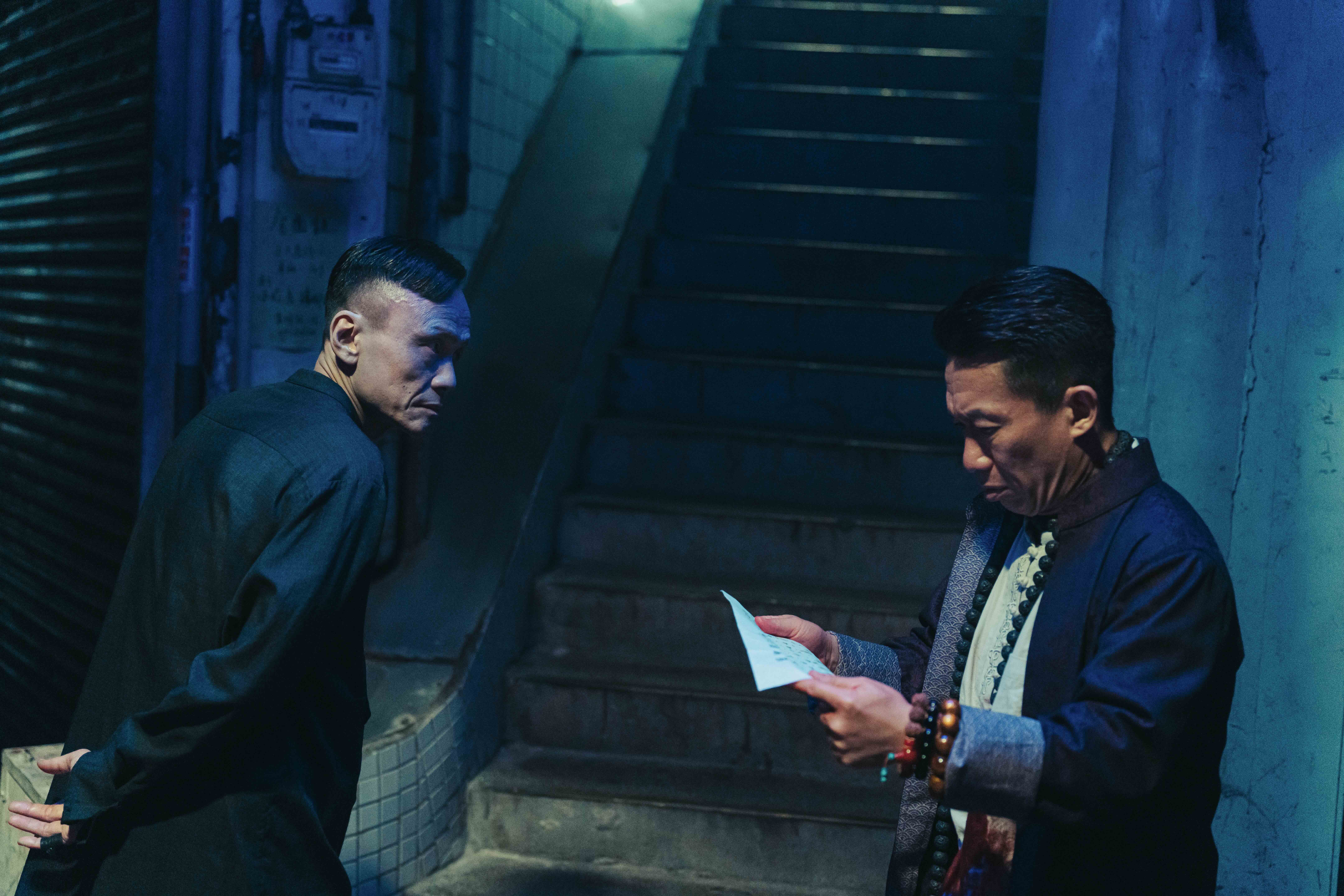 陳以文(左)與郭子乾在《乩身》都有精湛的演出。(圖/Netflix提供)