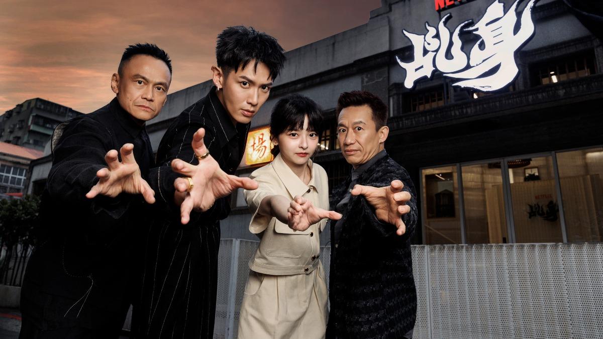 陳以文(左起)、柯震東、陳姸霏、郭子乾主演的《乩身》上線後成績不俗。(圖/Netflix提供)