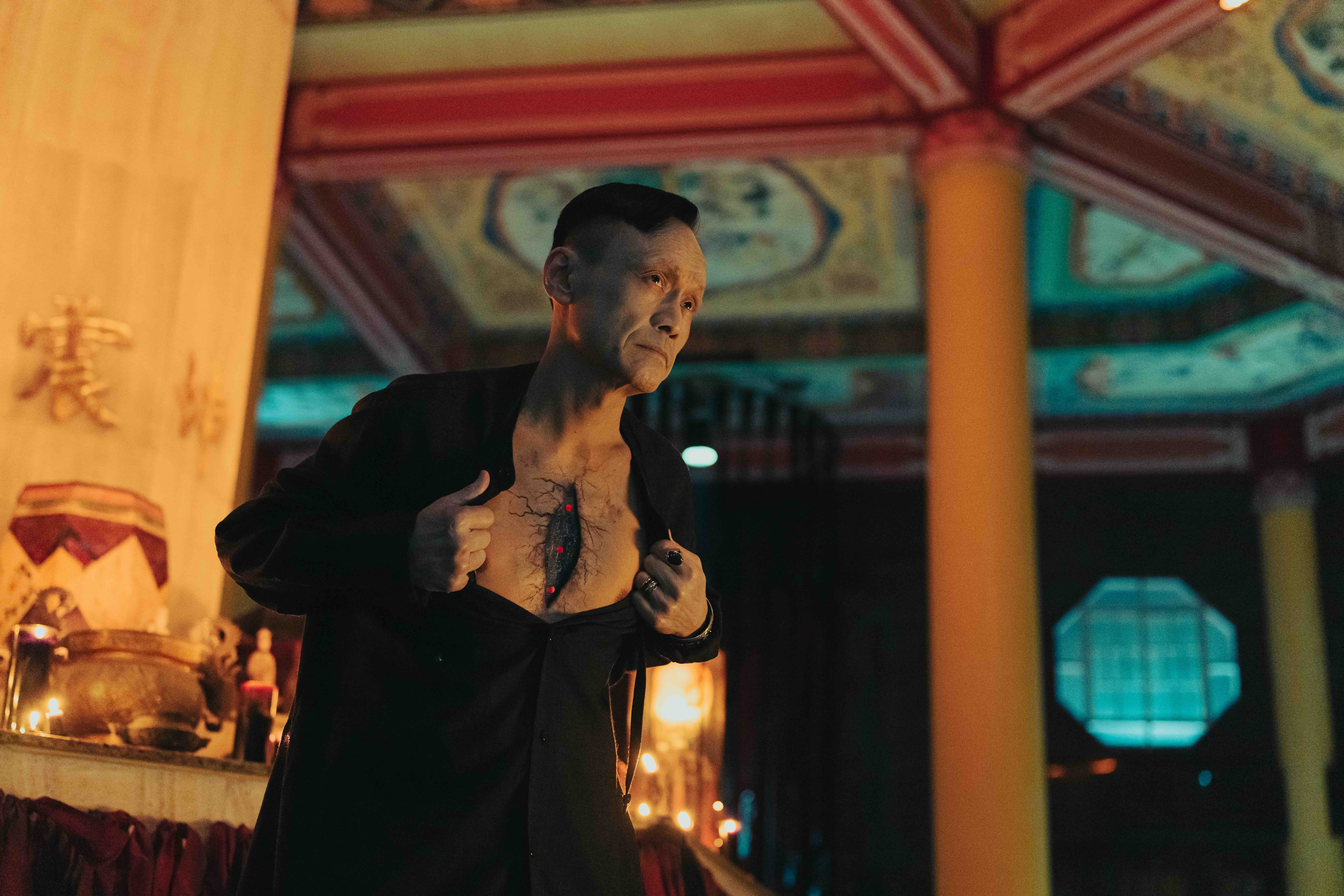 陳以文飾演的陳七殺,將反派刻畫地鞭辟入裡。(圖/Netflix提供)