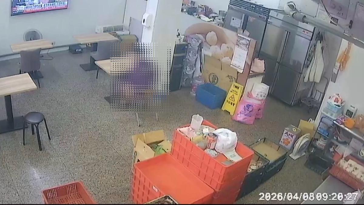 猛盯豆漿店闆娘!新莊噁男下一秒竟「脫褲狂擼」 警方出手了