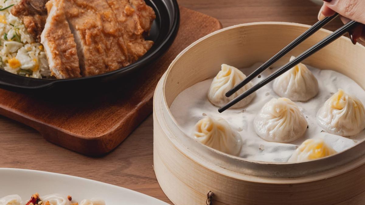漢來上海湯包主打手工現包的小籠包。(圖/翻攝自漢神洲際購物廣場粉專)
