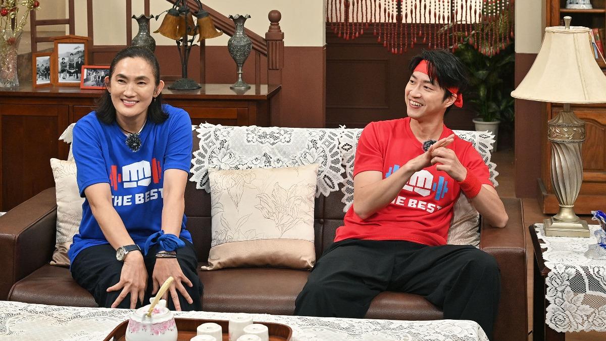 錢薇娟(左)、江宏傑假裝演八點檔。(圖/《全城地圖:最強明星隊》提供)