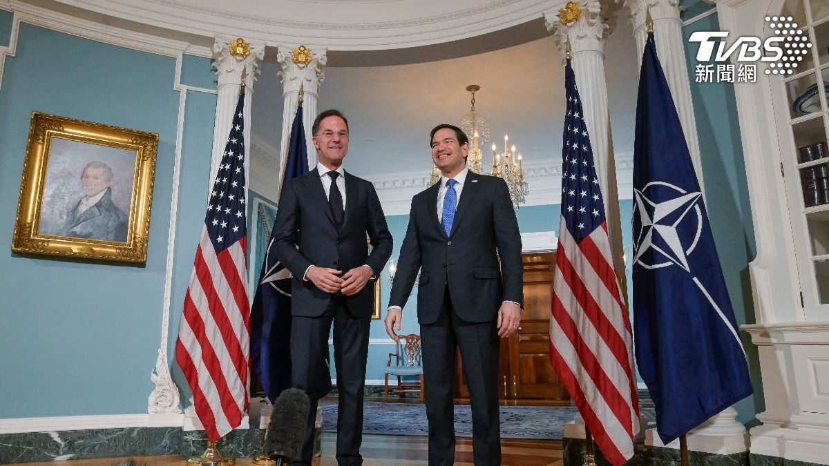 北約(NATO)秘書長呂特(Mark Rutte,左)與美國國務卿盧比歐(Marco Rubio,右)。(圖/達志影像美聯社)