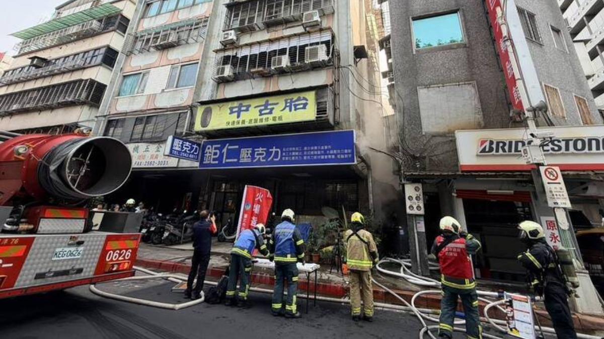 北市中山招牌工廠火警!地下室濃煙排不掉 駕駛快繞道