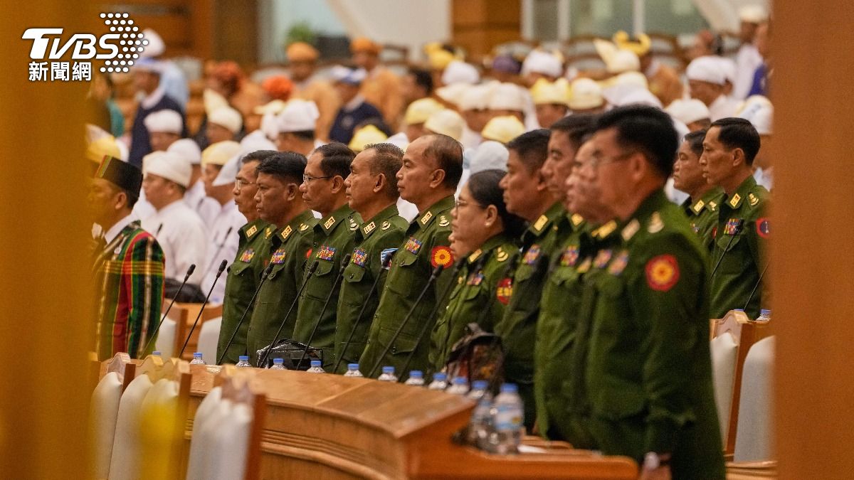 緬甸軍方代表出席聯邦議會。(圖/達志影像美聯社)
