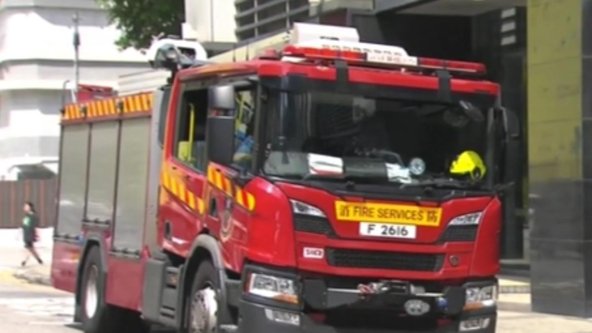 香港今天發生大規模電壓驟降情況。包括中環、上環、灣仔、北角、柴灣等地瞬間停電,粗估接獲100起通報民眾受困電梯案件。(圖/TVB)