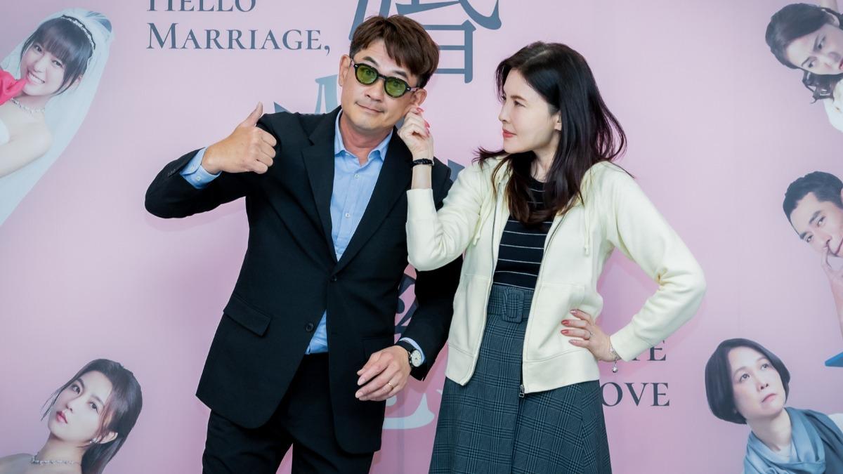柯叔元(左)、何如芸詮釋結婚30年的夫妻。(圖/艾彼新創股份有限公司提供)
