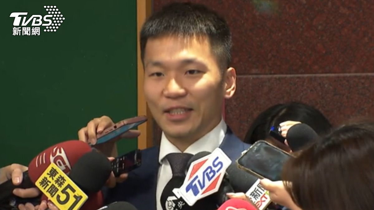 政務繁忙的李洋透露上任滿七個月,僅打過四次羽球。(圖/TVBS)