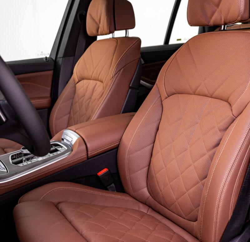 X5 xDrive40i M Sport鉑金版升級配備具通風功能舒適型座椅。(圖/BMW提供)