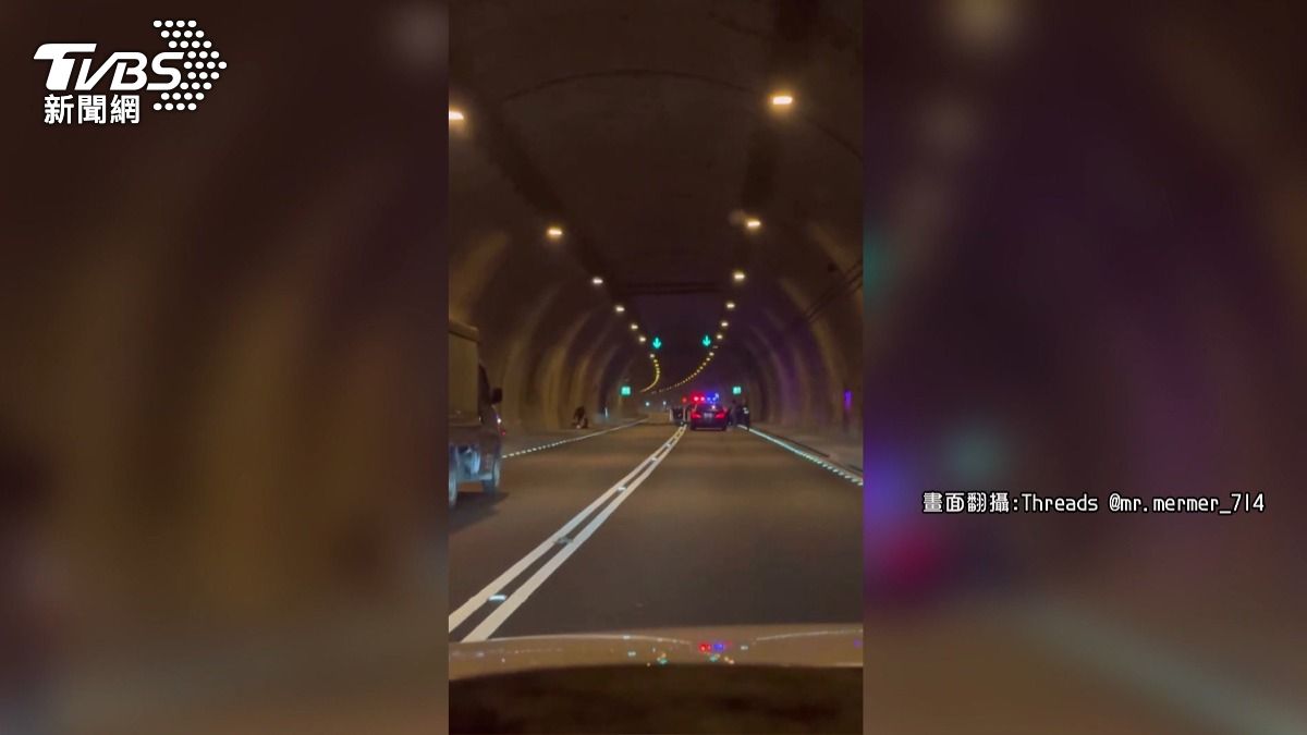 國道飆車左右飄移!警追進隧道攔下 驚見「兩條通」落網。(圖/民眾提供)