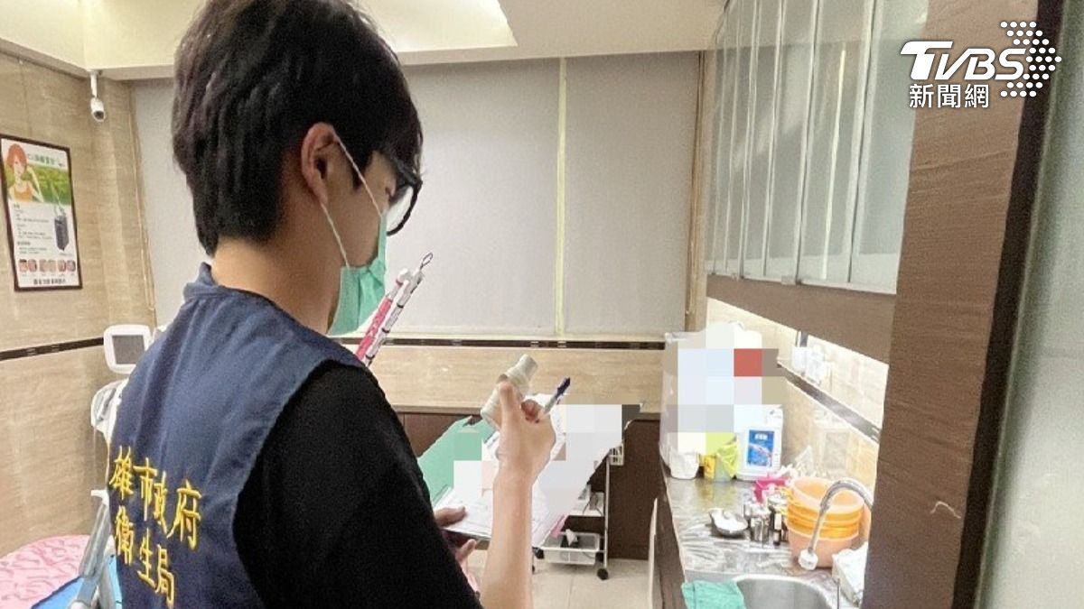 衛生局人員獲報前往稽查。(圖/TVBS)