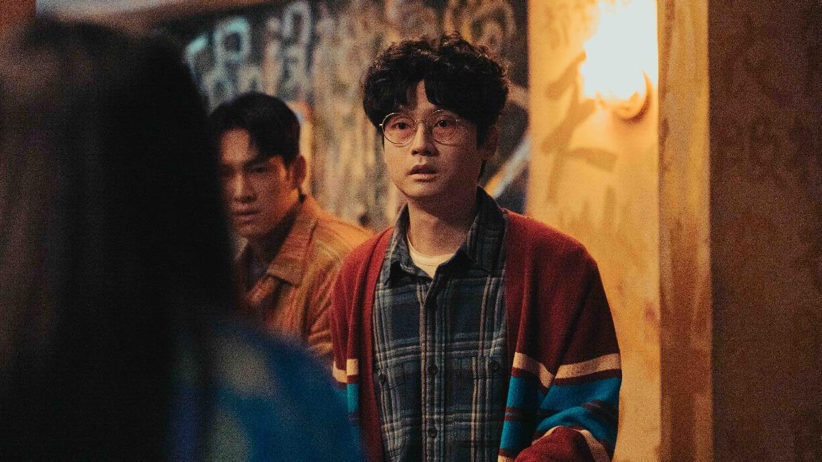 林鶴軒飾演色鬼王小明,成為影集逗趣擔當。(圖/Netflix提供)