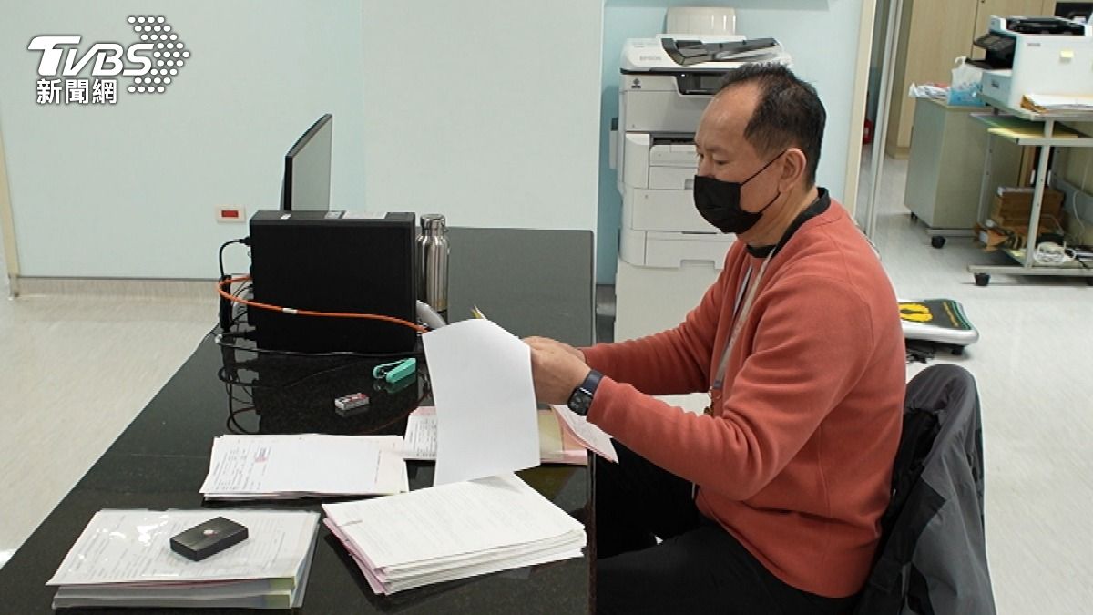 年輕型失智症患者重返職場。(圖/TVBS)