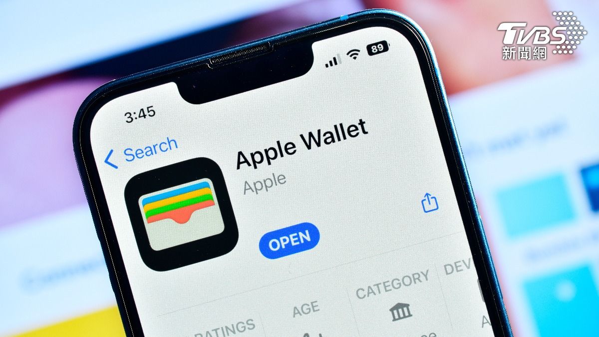 犯罪集團透過「Apple Pay消費異常」簡訊,引誘受害者撥打指定號碼,並交出個人資料,最終目的是掏空銀行帳戶。(示意圖/達志影像 shutterstock)