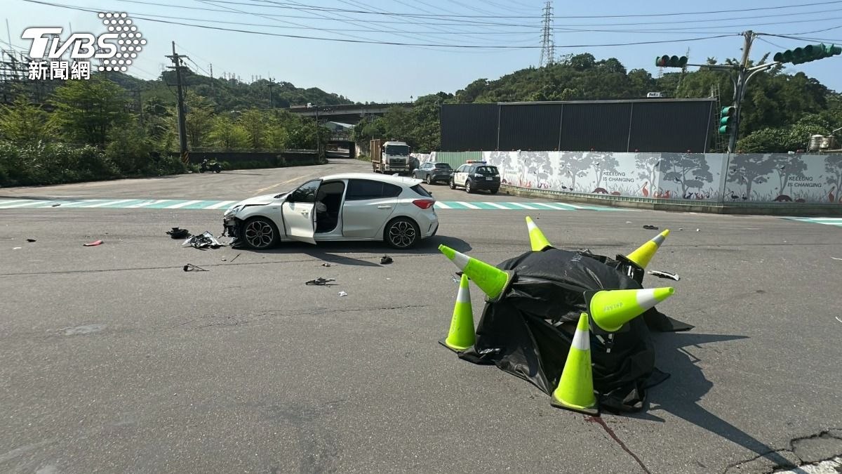 快訊/基隆奪命車禍!機車遭撞飛20公尺解體 騎士當場死亡