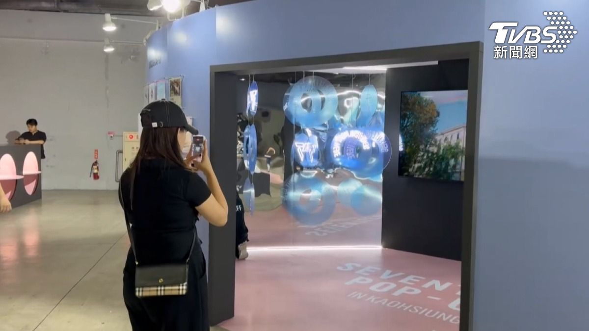 高雄駁二藝術特區舉辦巡迴快閃店,讓克拉們美照拍不停(圖/TVBS)