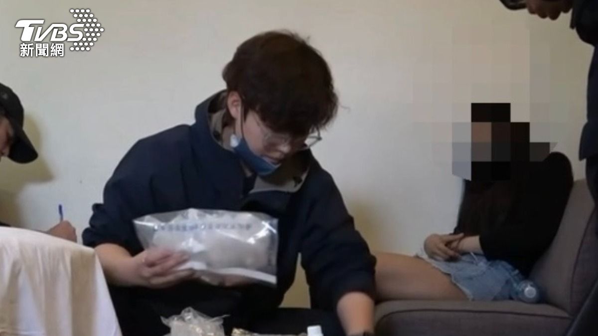 新北長腿妹躲旅館販毒、製毒 警一查她竟是判刑10年通緝犯