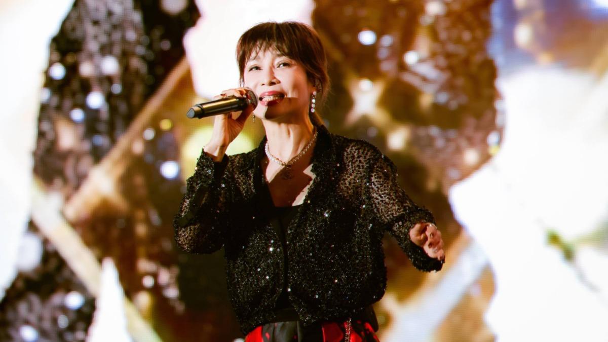 58歲歌后美成這樣！現蹤屏東突收粉絲告白　同場還有大咖歌王
