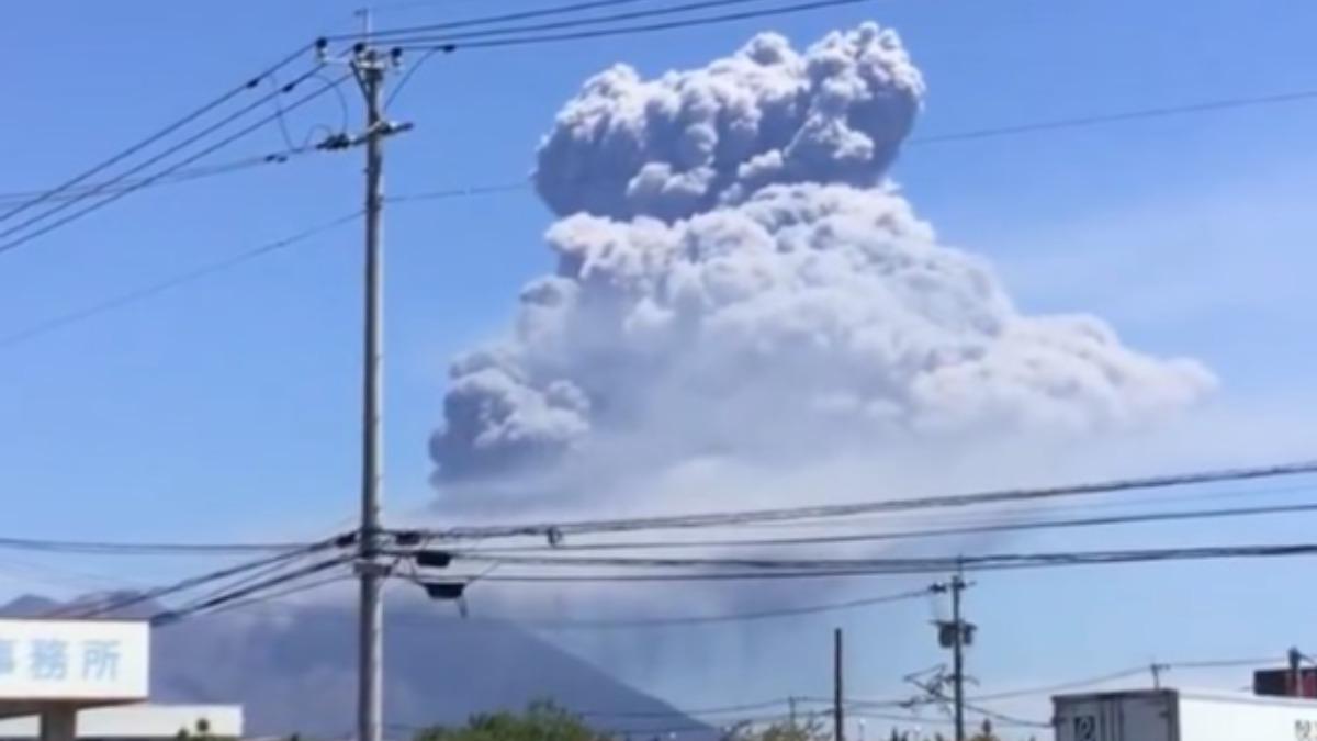 日櫻島火山2026首次爆發畫面曝 噴煙逾3千公尺火山灰襲多地