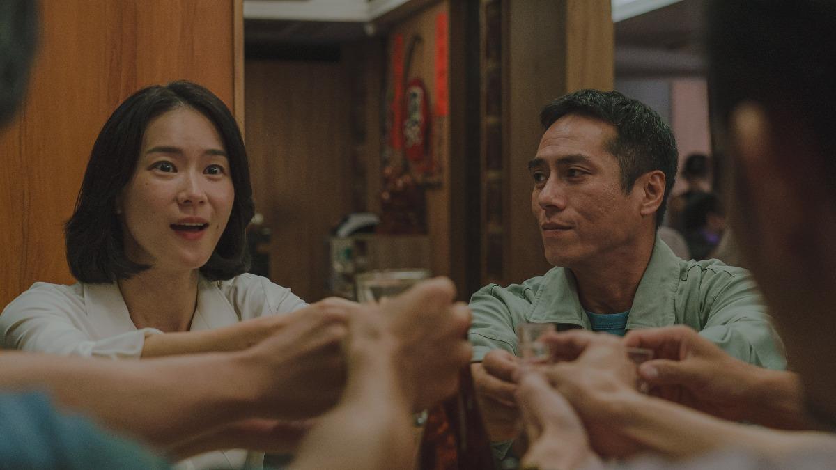 莊凱勛(右)飾演的阿財,礙於身分地位不敢追求鍾瑶。(圖/客家電視台提供)