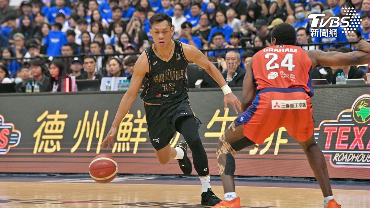 台灣籃壇的一代傳奇「野獸」林志傑，今（11）日與明（12）日兩天在台北小巨蛋舉行引退賽。（圖／胡瑞麒攝）