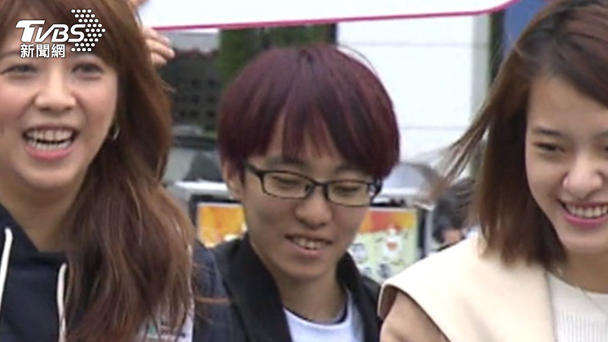 柯文哲親筆寫下的出國紙條，被法院認定是指示橘子出境的鐵證。（圖／TVBS）