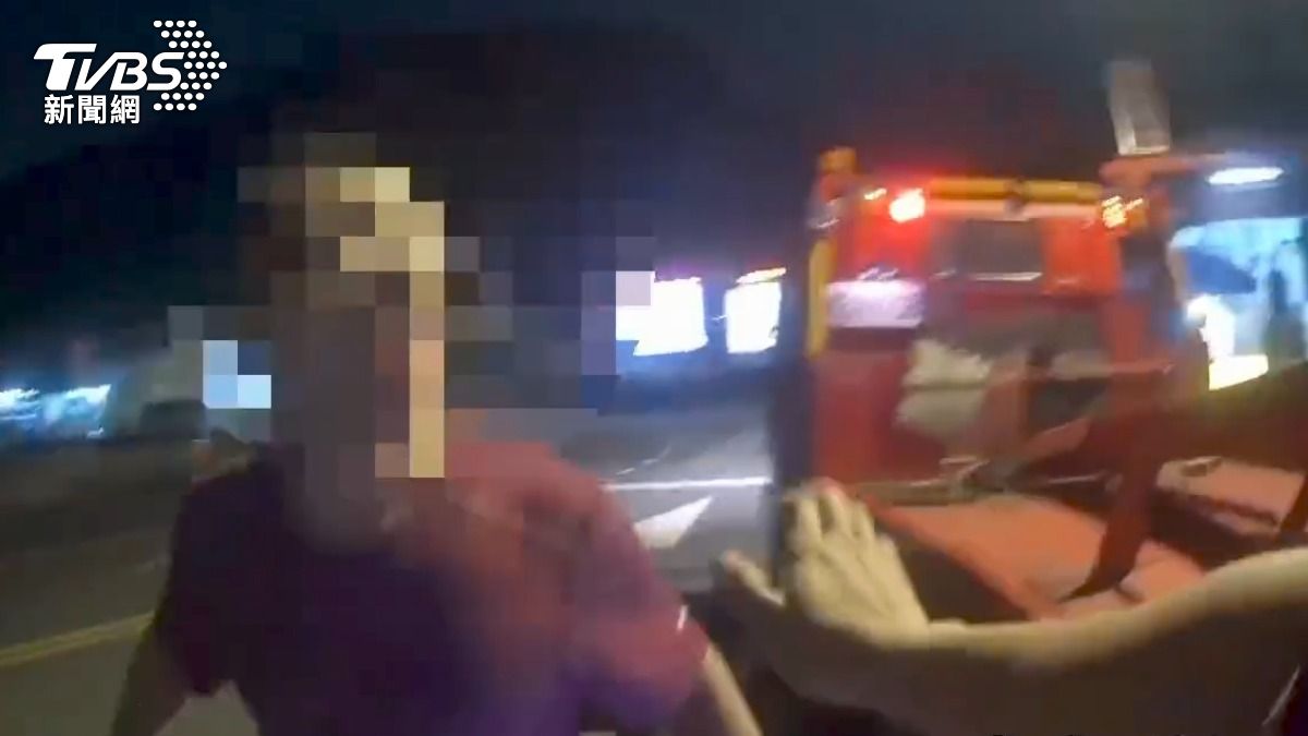 不滿違停被拖吊!中和男「持剪刀」嗆警 涉恐嚇、妨害公務送辦