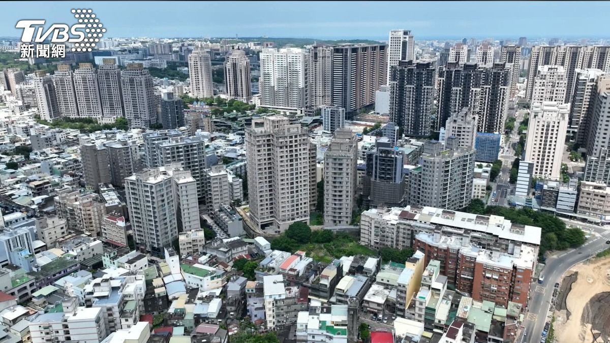 房市熱度持續退燒，全台交易量明顯下滑。（圖／TVBS）