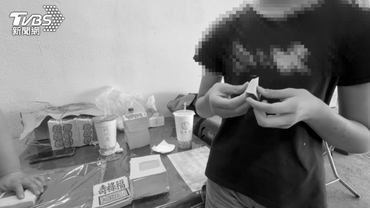 漁民父遭撞慘死！12歲女靈前「淚折紙蓮花」：做錯事不要逃