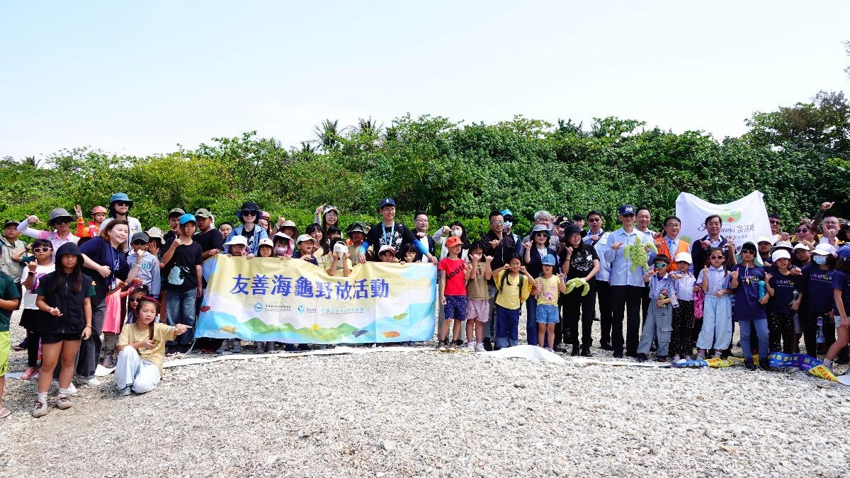 後灣沙灘野放第118隻海龜。(圖/翻攝自海洋委員會海洋保育署)