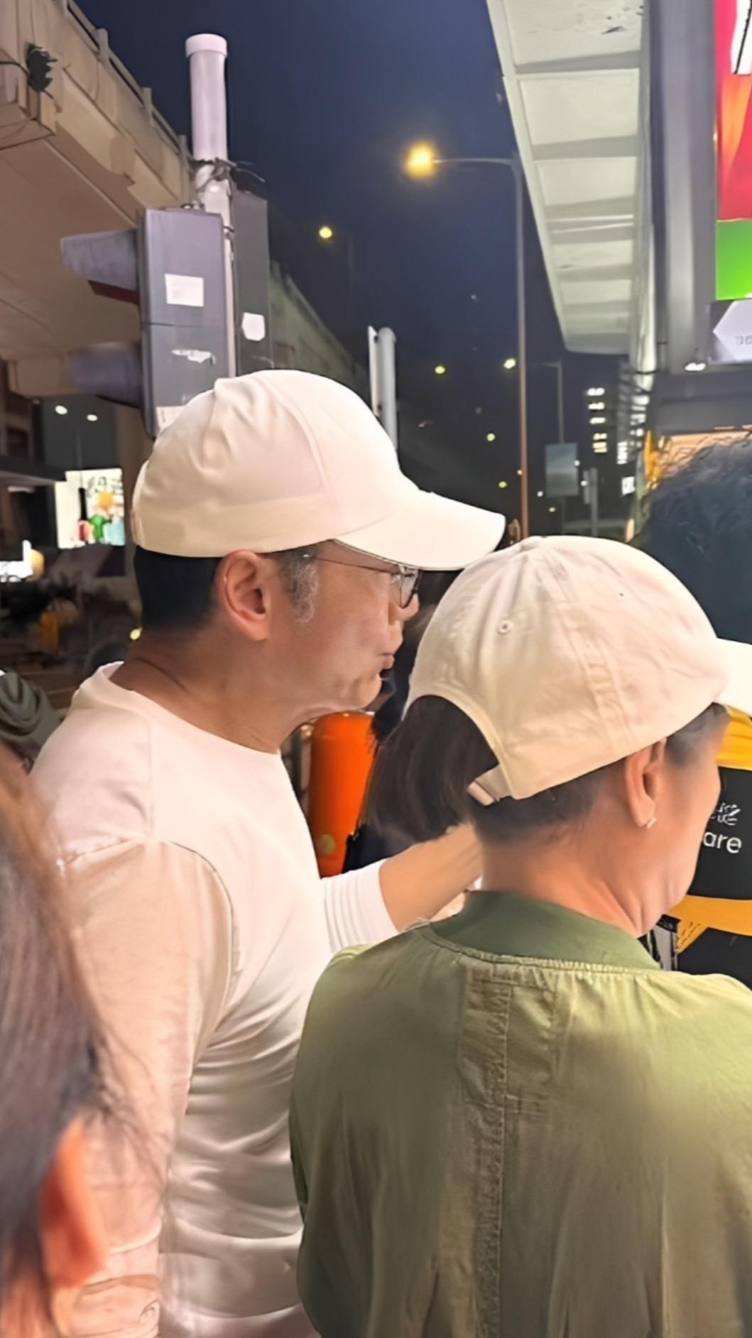 網友在燒餅店巧遇周潤發(發哥)。(圖/翻攝自小紅書)